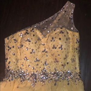 Pastel Yellow Homecoming/Mid-Length Dress